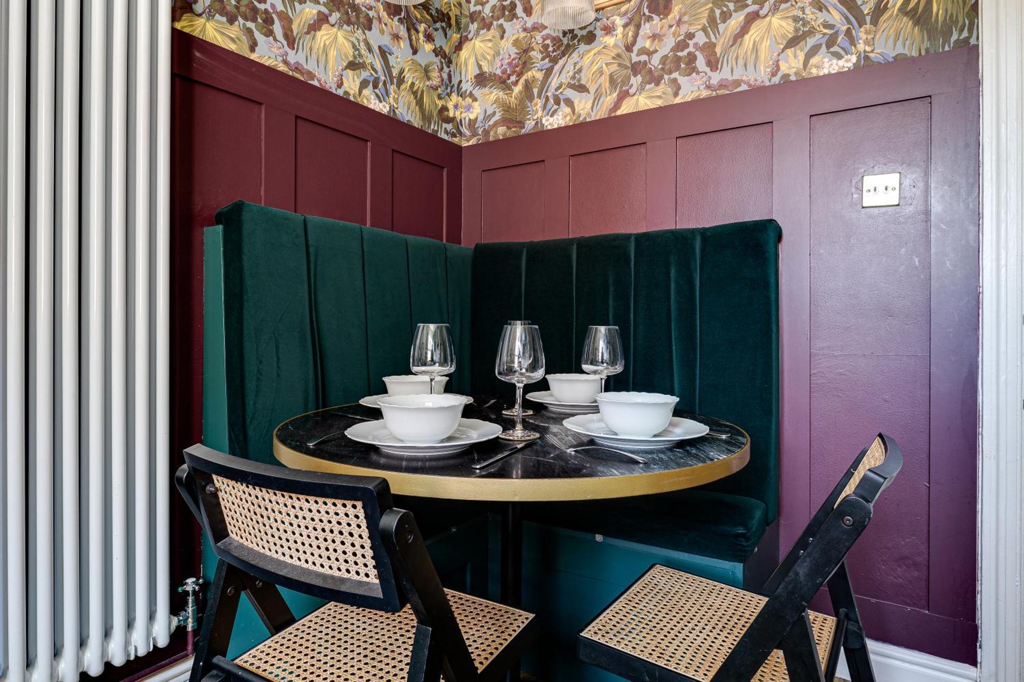 Insta-Worthy Loft On Historic Chester Rows, Sleeps 4 & Free Parking Экстерьер фото