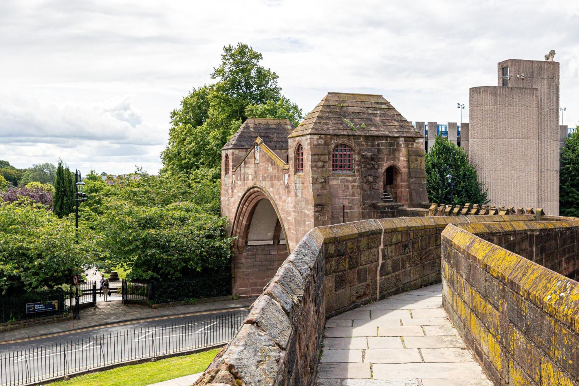 Insta-Worthy Loft On Historic Chester Rows, Sleeps 4 & Free Parking Экстерьер фото